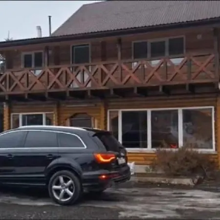 карпатський двір Guest house 3*